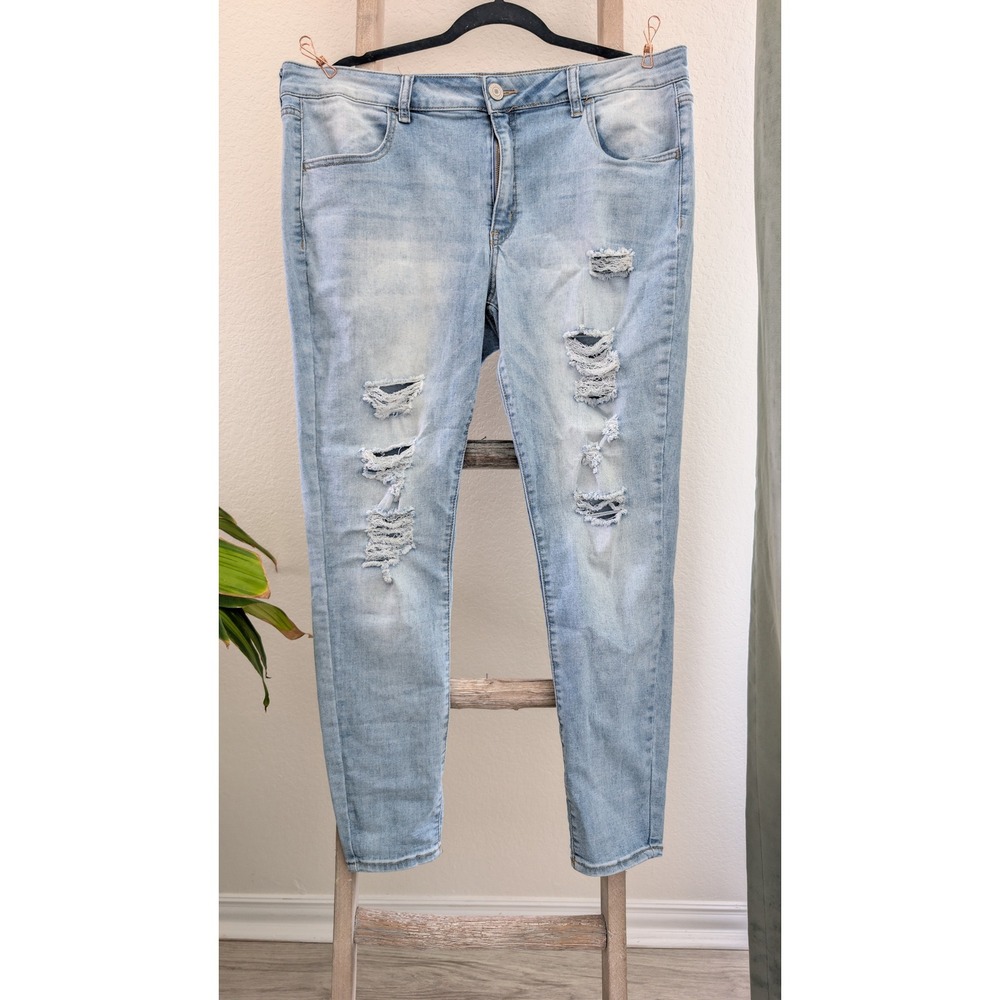 SO Ripped Low-Rise Jeggings, size 18/36W